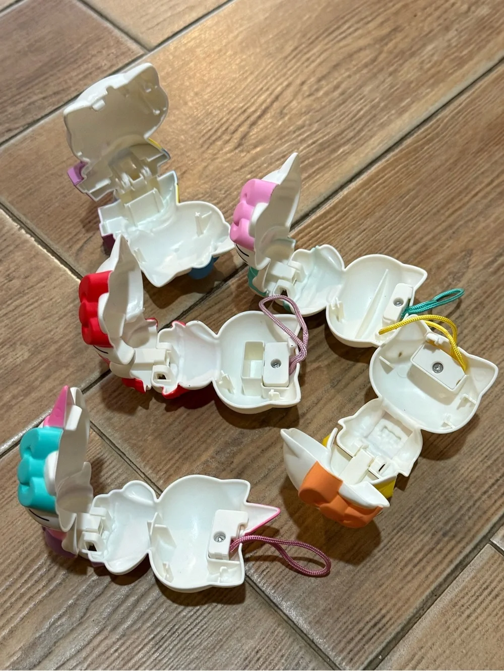 Hello Kitty Figure Set - Picture 2 of 2